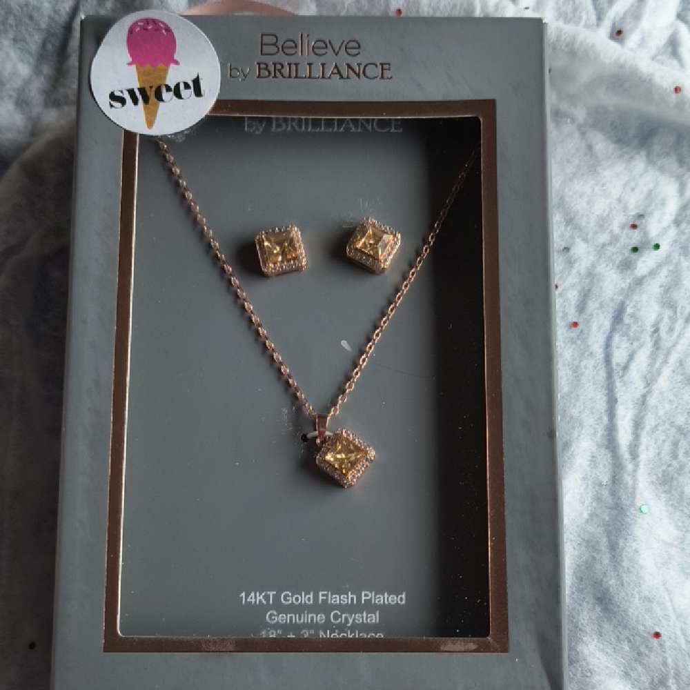 Gold Minimalist Necklace with Earrings And Geometric Pendant, NWT